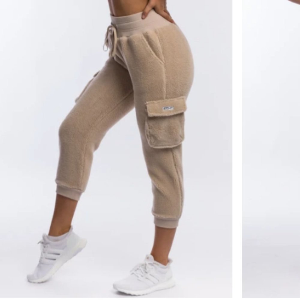 Echt Apparel Joggers- waist 28 inches, hip 39 inches, inside leg 28 inches- Size